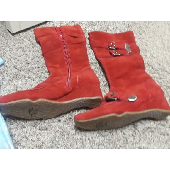Boots Red Suede Leather‎ Wedge Heel Buckle Accents Mid-Calf Boots - Picture 2 of 3